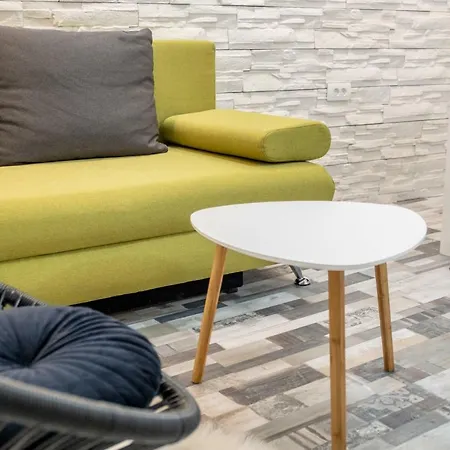 3m Apartment Split
